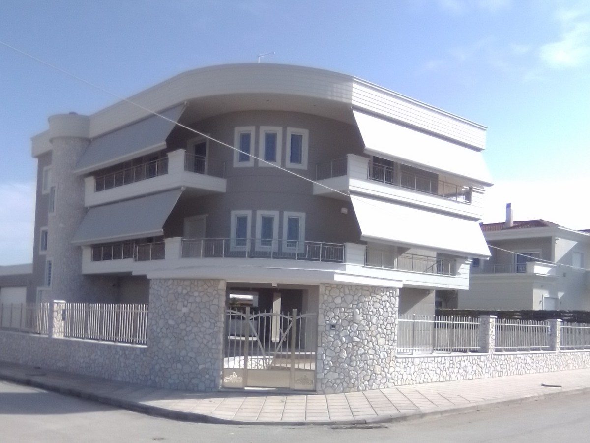 Κάγκελα σε μπαλκόνια