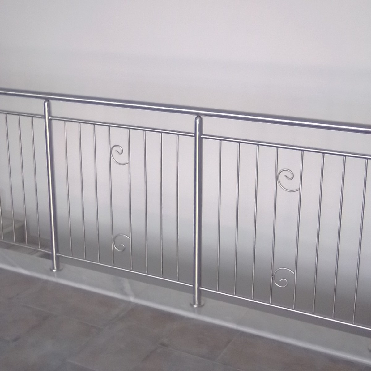 INOX κάγκελο σε κάθετη&nbsp;διάταξη